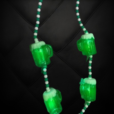LED BEADED NECKLACE WITH GREEN BEER MUGS